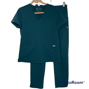 FIGS Forest Green/Carribean blue Top And Bottom Set Size Small